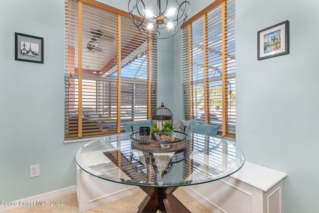 Photo of 1836 Windbrook Drive SE