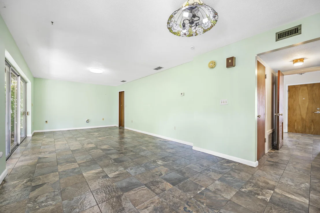Photo of 455 Pine Boulevard