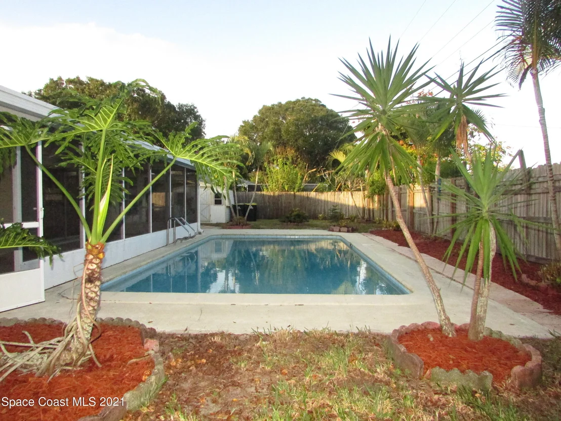 Photo of 1229 Wild Rose Drive NE