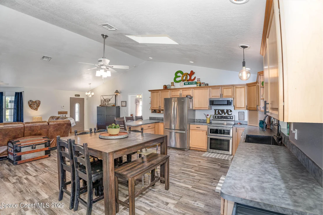 Photo of 3215 Lionel Road