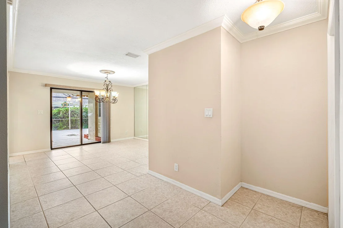 Photo of 1645 Figtree Drive