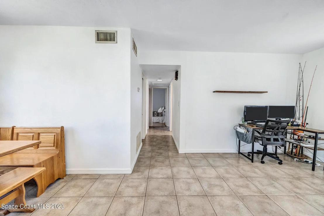 Photo of 2981 Kosuth Road NE