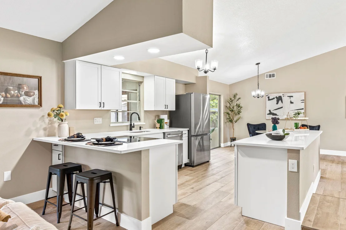 Photo of 4695 Robert Street