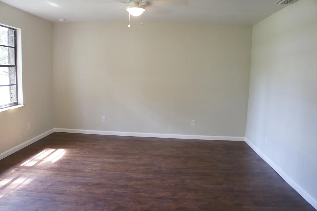 Photo of 1833 Oakwood