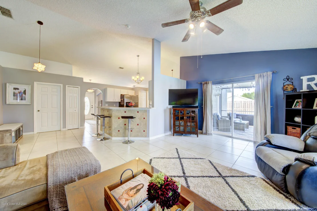 Photo of 2380 High Ridge Road