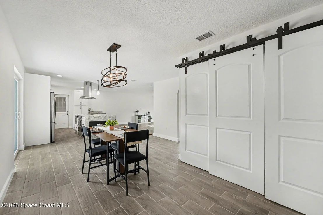 Photo of 2678 Pine Avenue