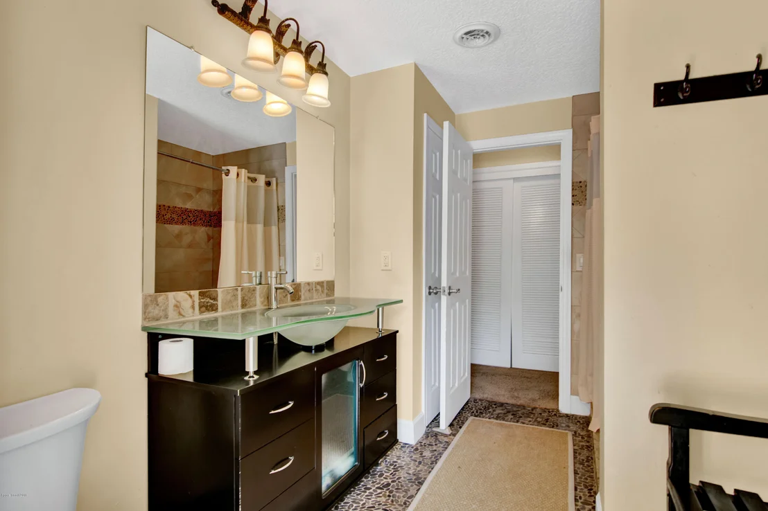 Photo of 413 Sunset Boulevard