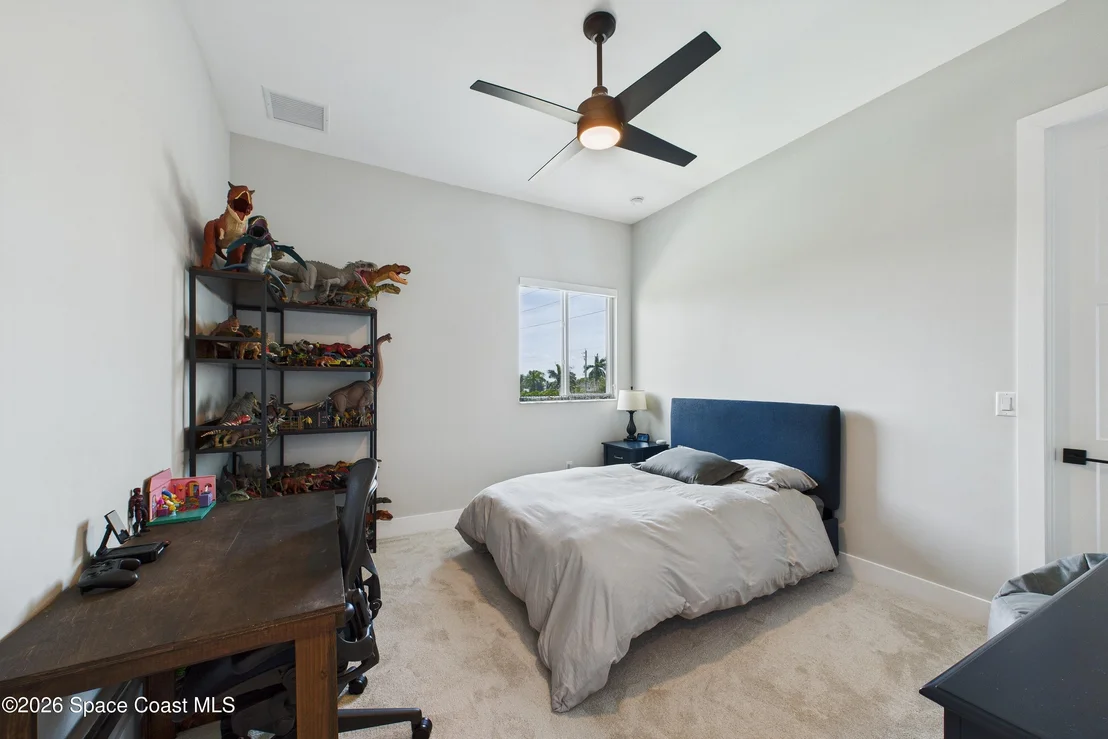 Photo of 2345 N Riverside Drive