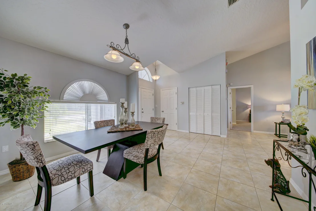 Photo of 2084 Lionel Drive