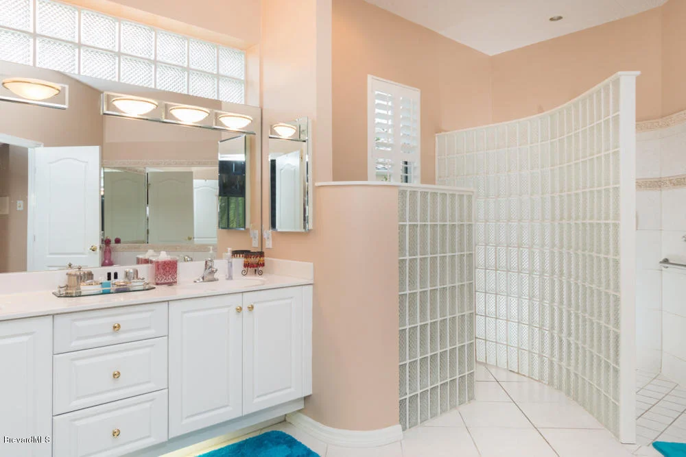 Photo of 985 Palm Brook Drive