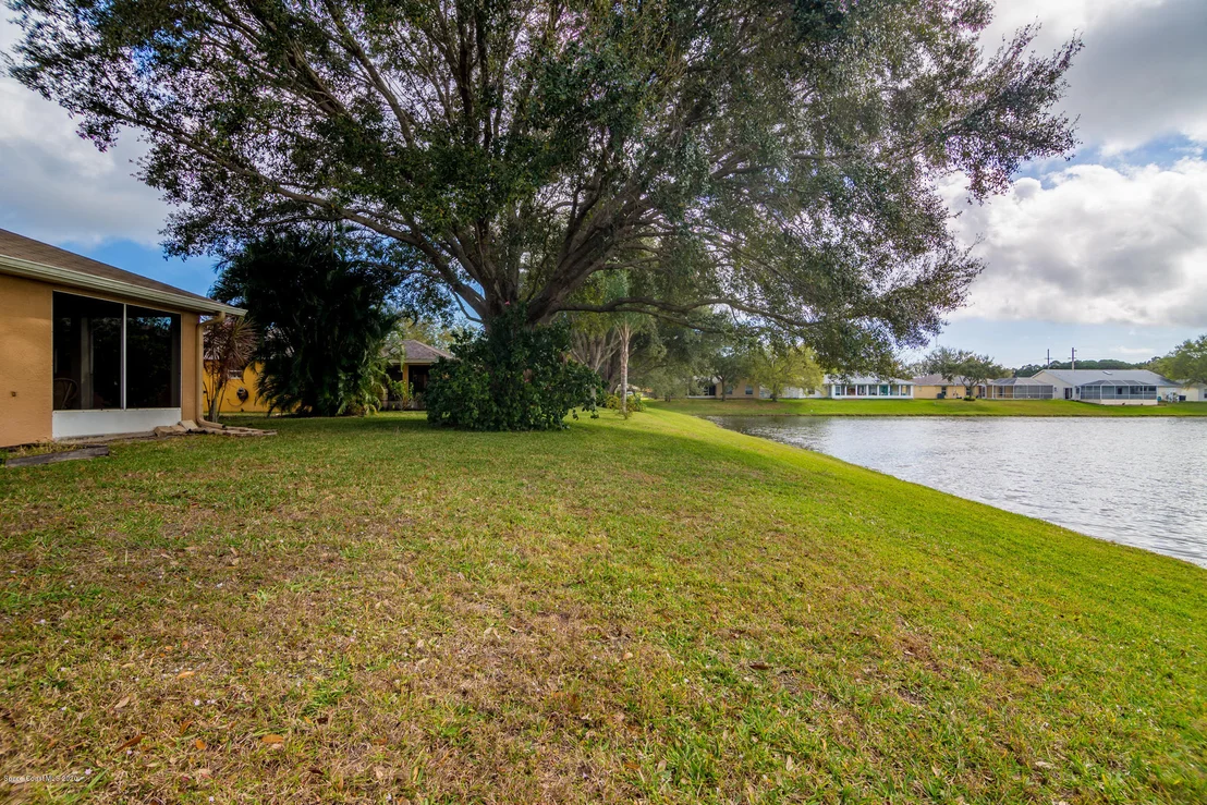 Photo of 217 Oak Lake Road