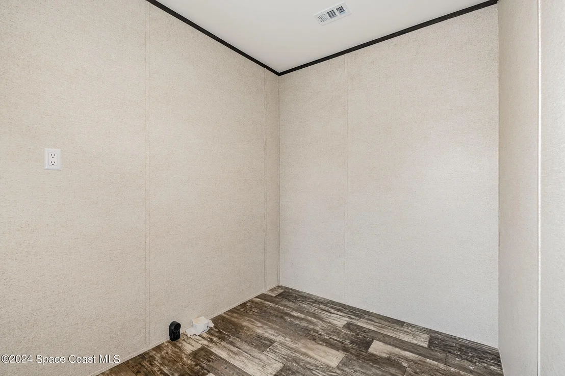 Photo of 2551 Chatham Way NE