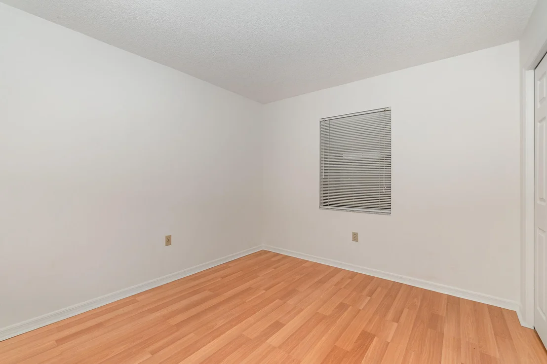 Photo of 569 Balcom Terrace SE