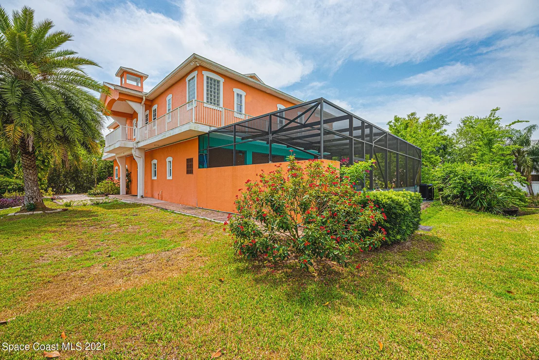 Photo of 585 Amber Lane