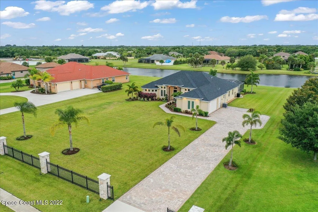 Photo of 1360 Corey Road