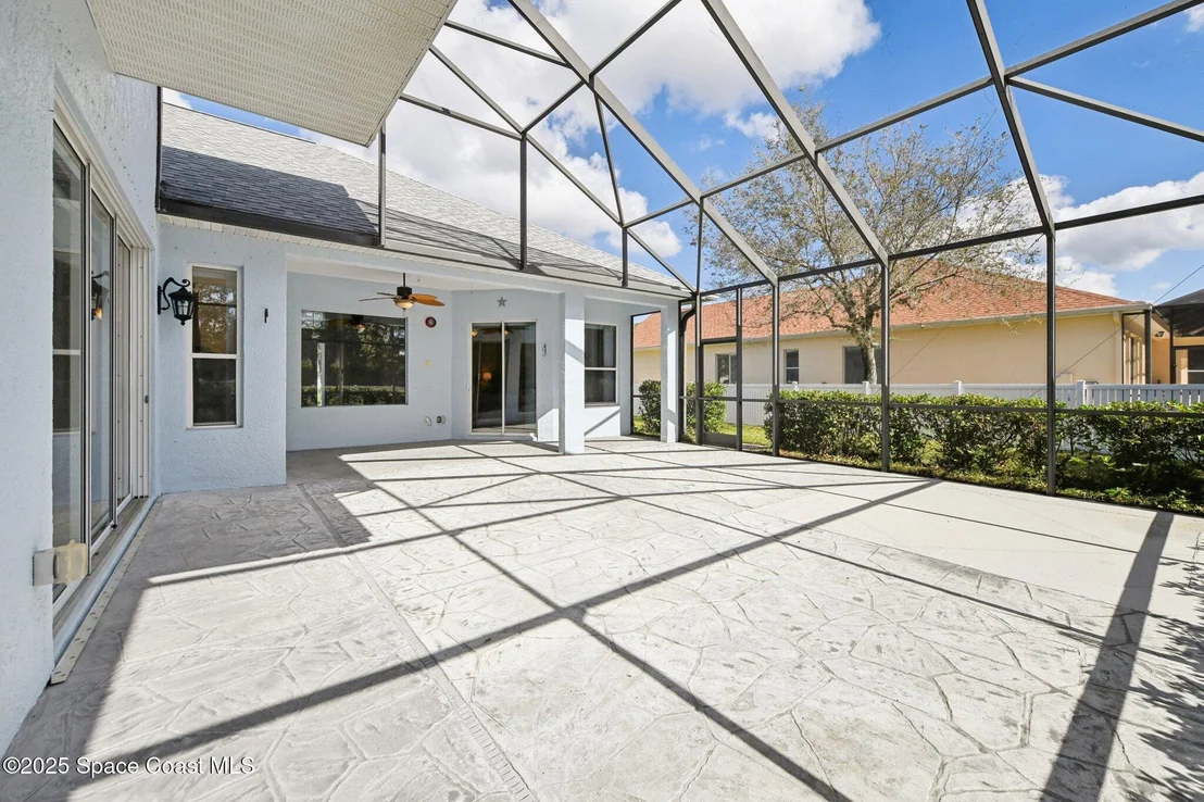Photo of 115 Ridgemont Circle SE