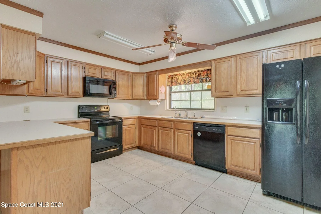 Photo of 2650 Washington Street