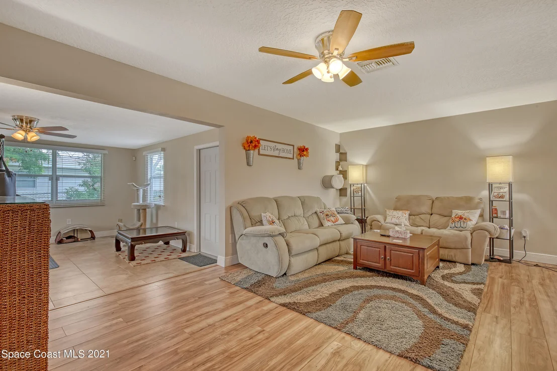 Photo of 772 Bianca Drive NE