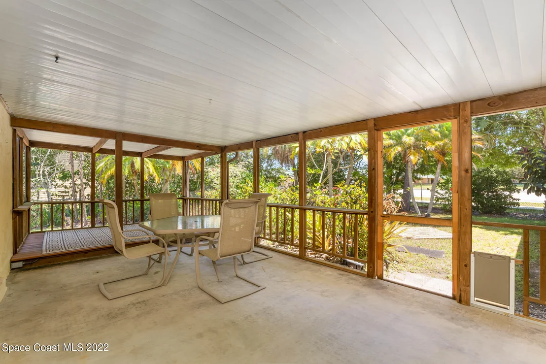 Photo of 2647 School Drive NE
