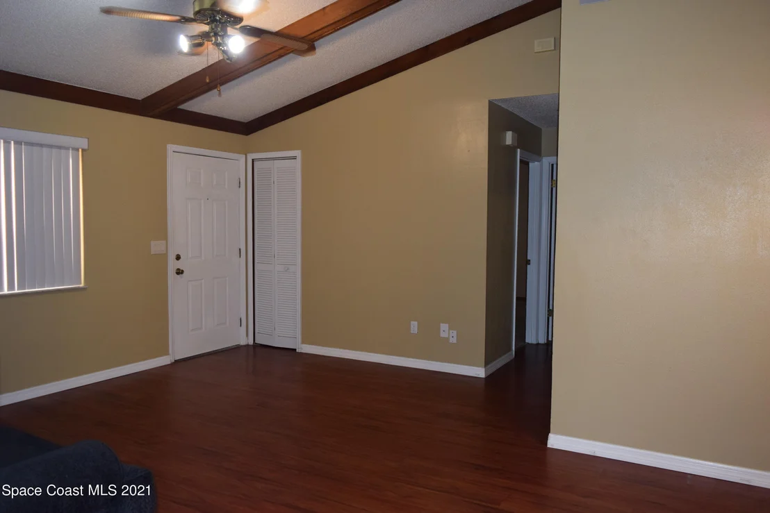 Photo of 1111 Grapefruit Road SE