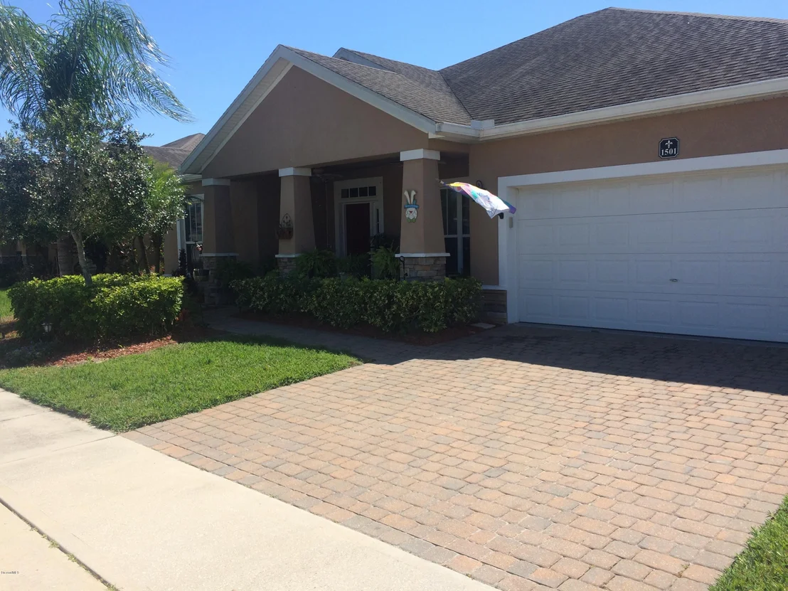Photo of 1501 Bridgeport Circle