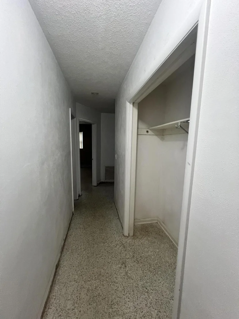 Photo of 2480 Malabar Road