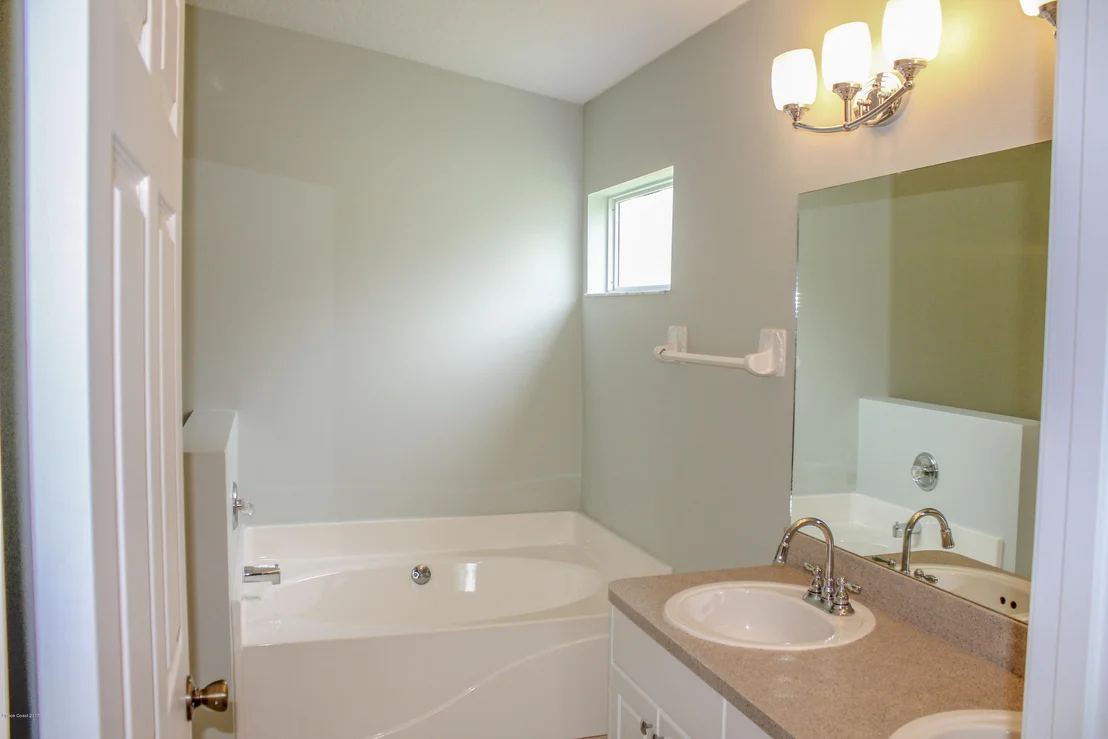 Photo of 881 Villa Drive