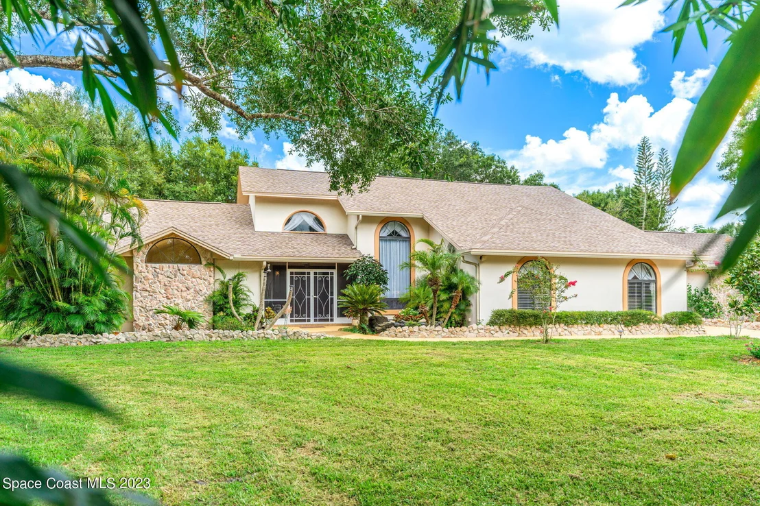 Photo of 2499 Hideaway Lane