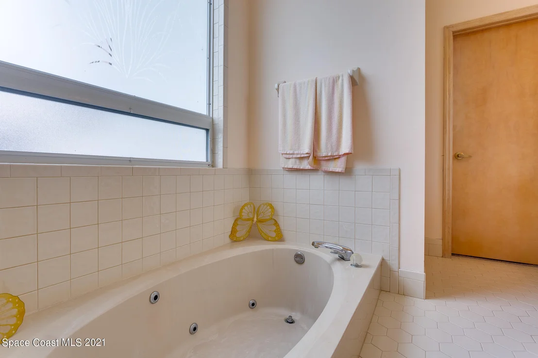Photo of 985 Spanish Wells Drive