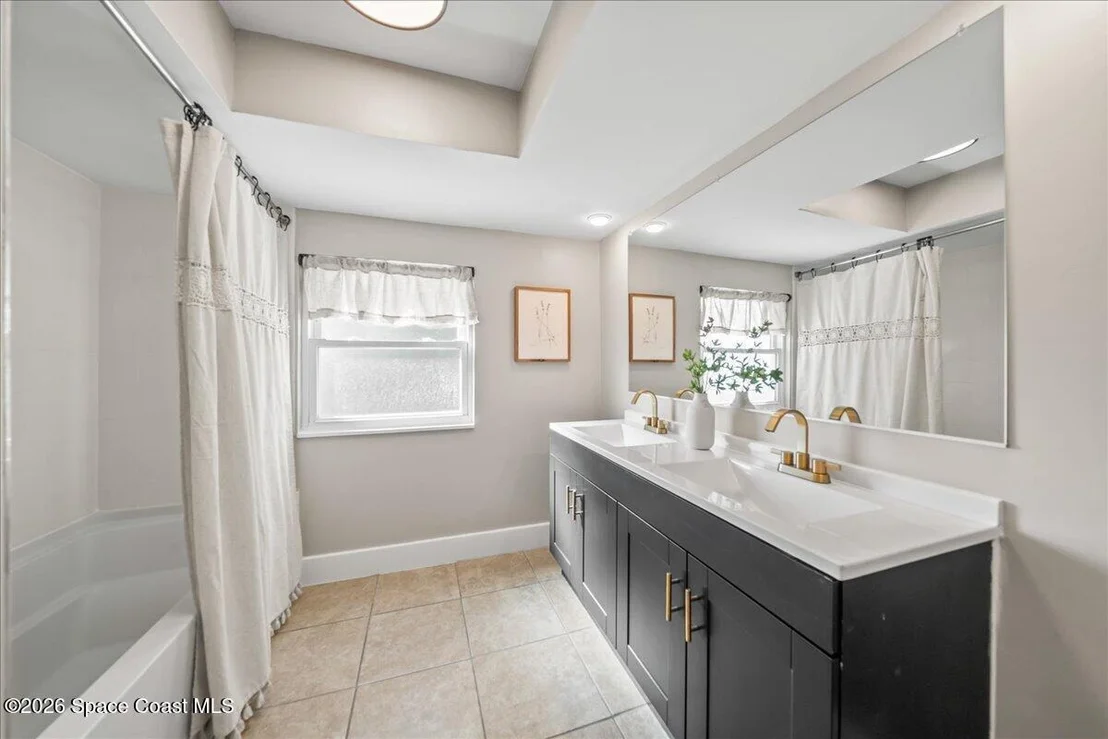 Photo of 937 Brunswick Lane