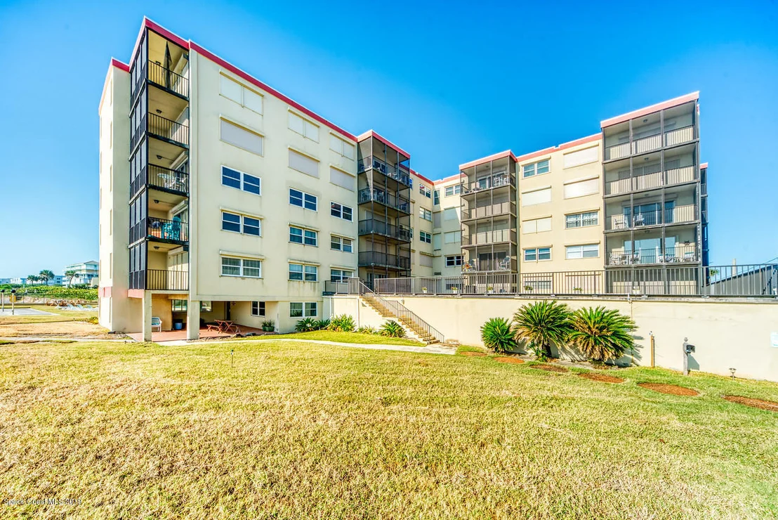 Photo of Unit 607 at 205 Highway A1a