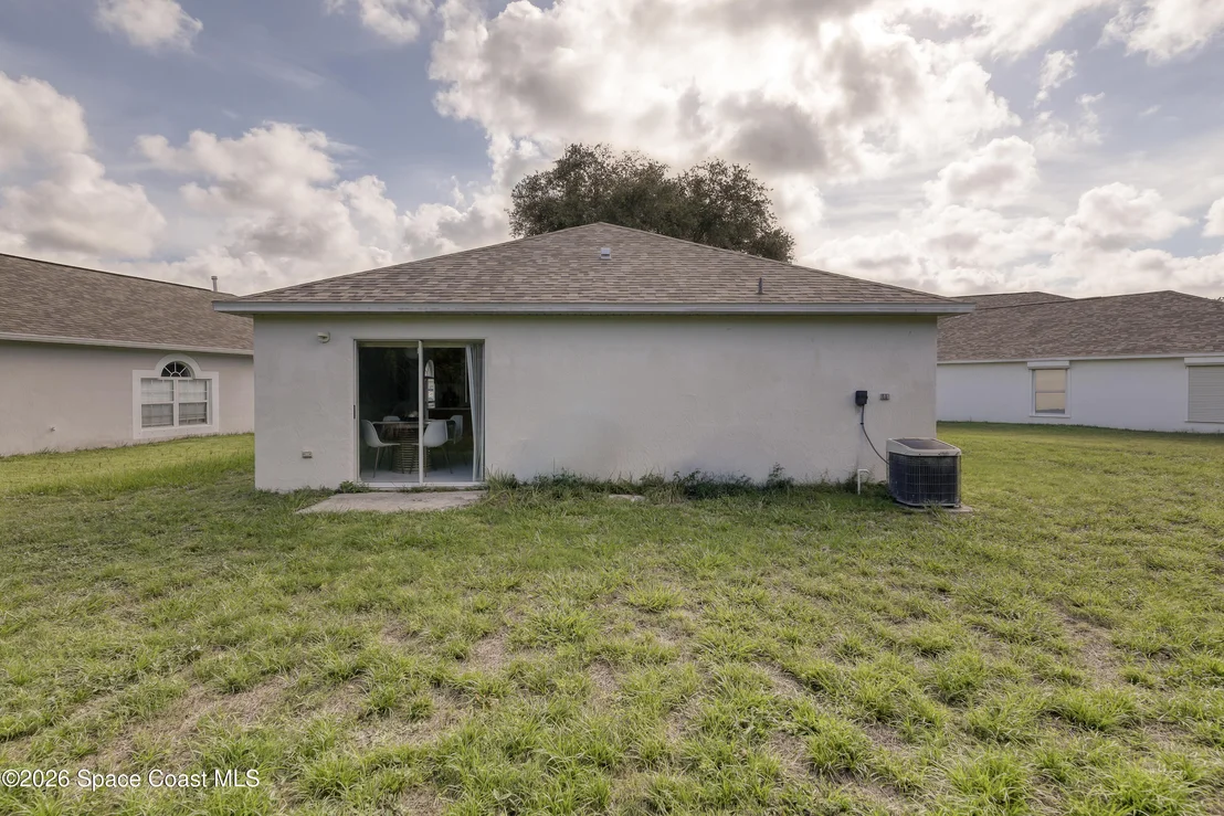 Photo of 2153 Redwood Circle NE