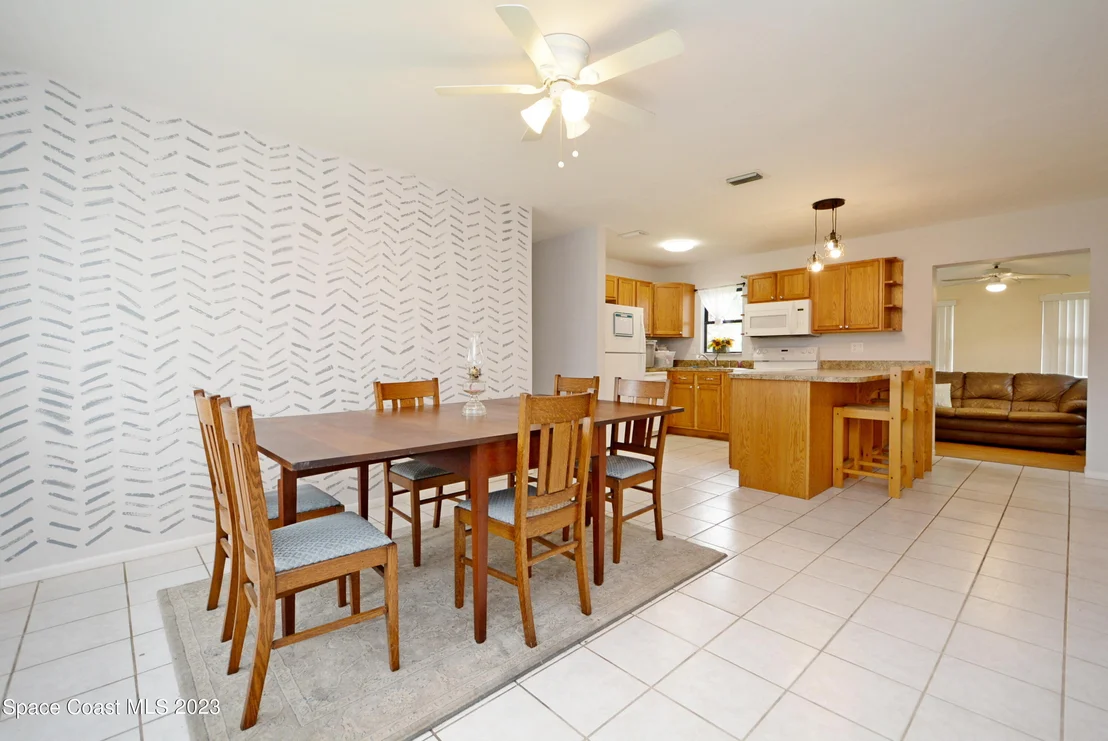Photo of 2579 Coventry Road