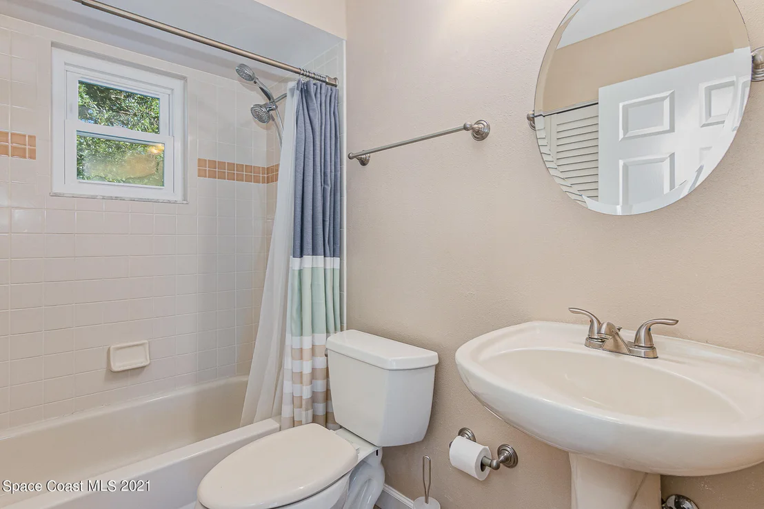Photo of 5770 Fairbridge Street