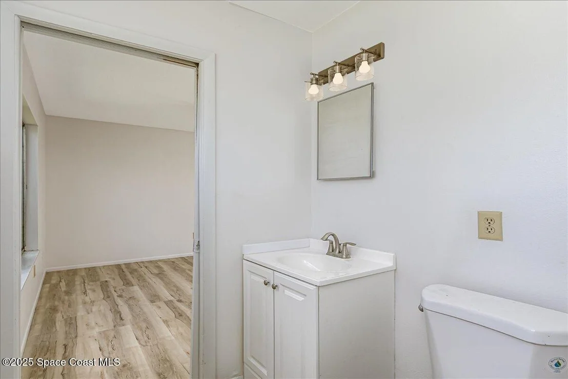Photo of 933 Gueld Avenue NE