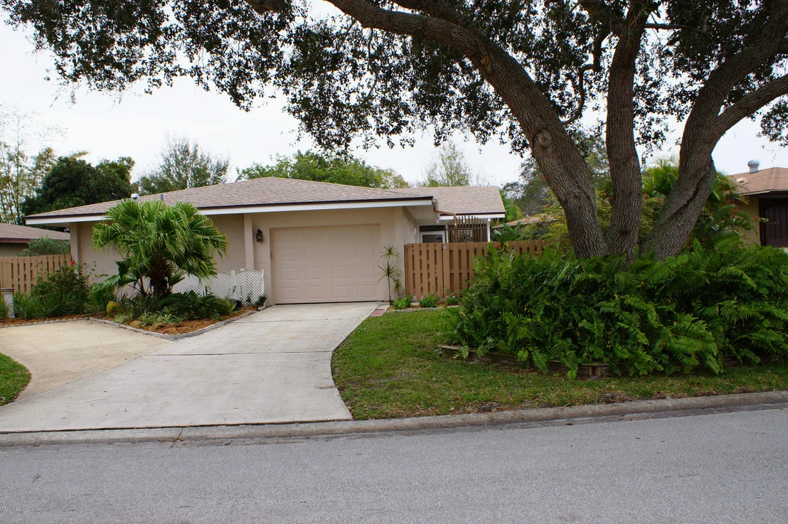 Photo of 265 Bayhead Drive