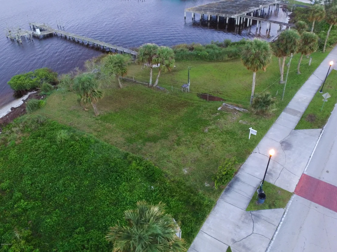 Photo of 1690 Indian River Drive