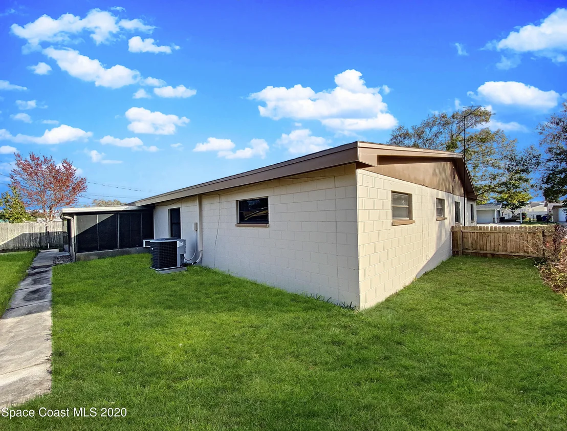 Photo of 982 Sarazen Drive