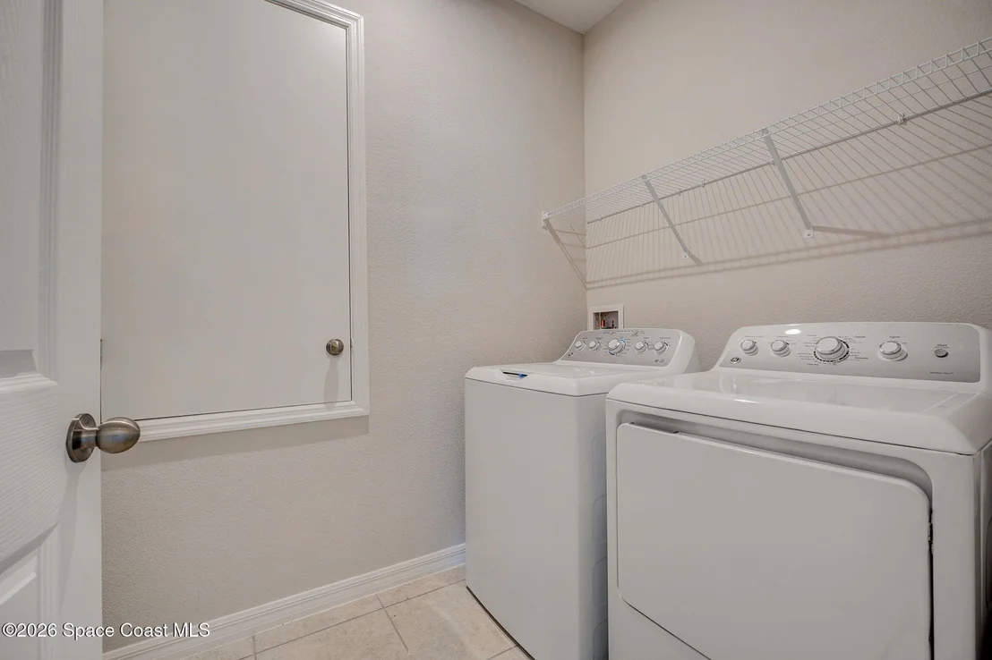 Photo of 1142 Banff Drive NE