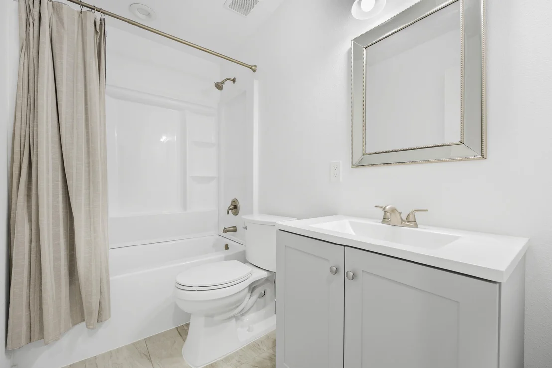 Photo of 1012 Cable Lane NE