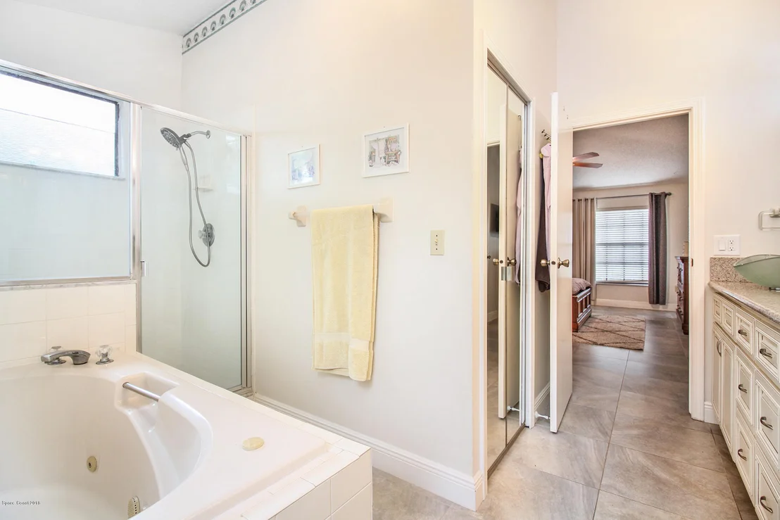 Photo of 1241 Walnut Grove Way