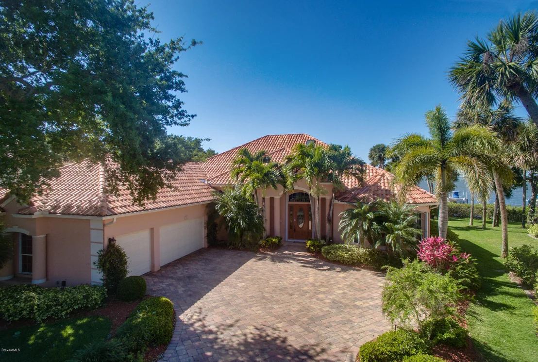 Photo of 290 Hammock Shore Drive