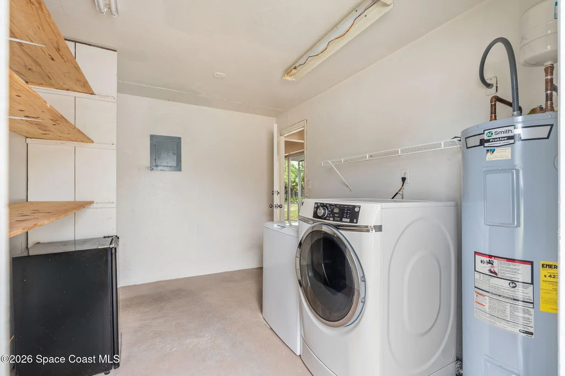 Photo of 696 Van Buren Street
