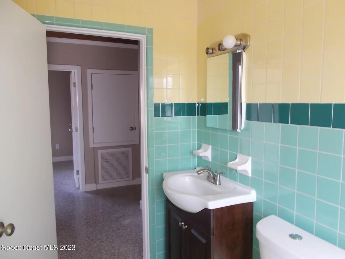 Photo of 3755 Lakeview Drive