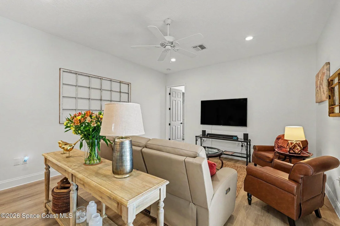 Photo of 7977 Bradwick Way