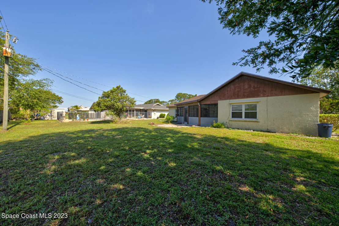 Photo of 1802 Fallon Boulevard NE