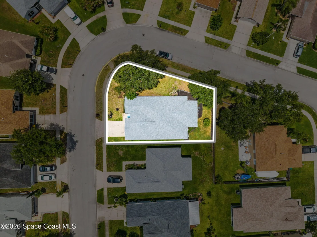 Photo of 1272 White Oak Circle
