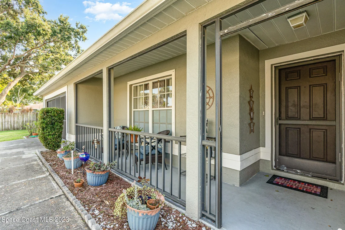 Photo of 672 Sandpiper Circle