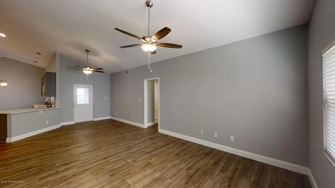 Photo of 925 Pelican Lane
