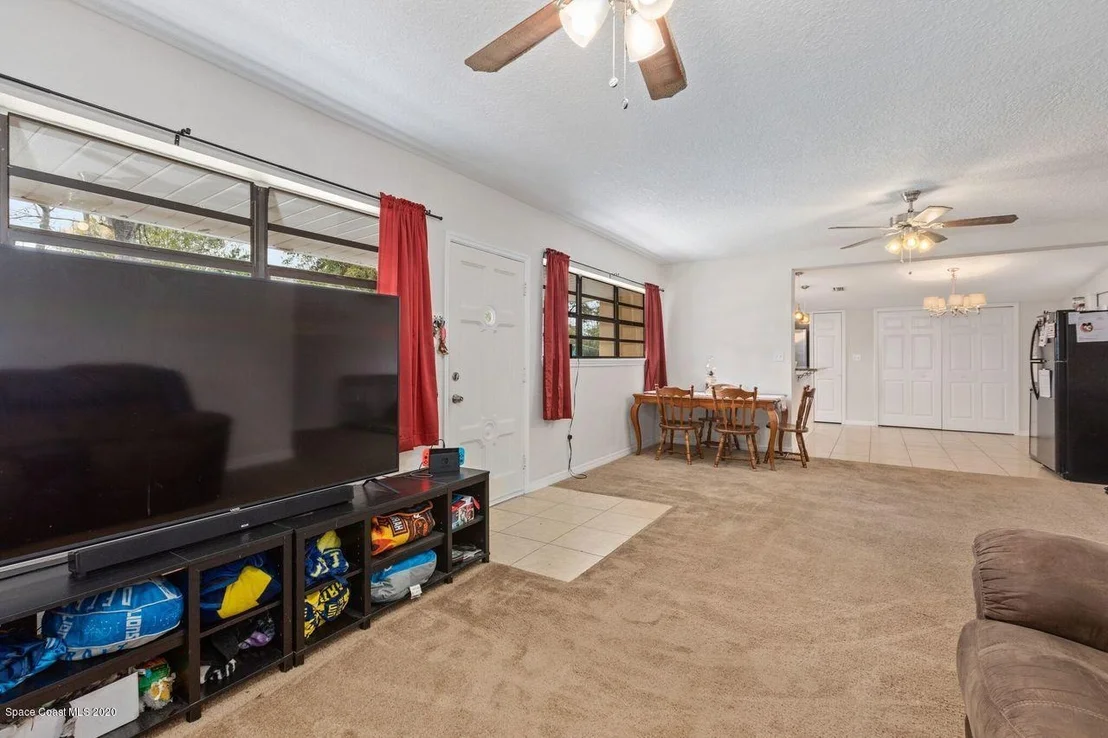 Photo of 817 Glenmore Circle